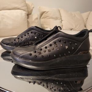 Vinci Leather Studded Black Sneakers size 39 EU size 8 US